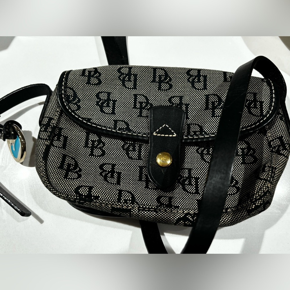 90s Vintage Dooney & Bourke Crossbody